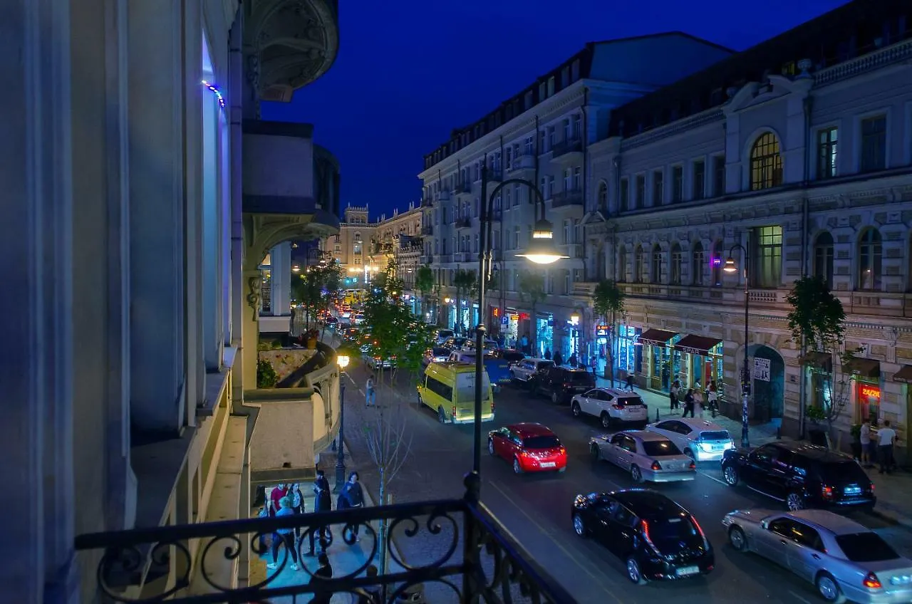 Home@97 On Aghmashenebeli Avenue تبليسي